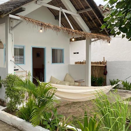 Surf Shack Grupuk Hotell Bumbang Eksteriør bilde