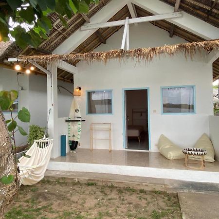 Surf Shack Grupuk Hotell Bumbang Eksteriør bilde