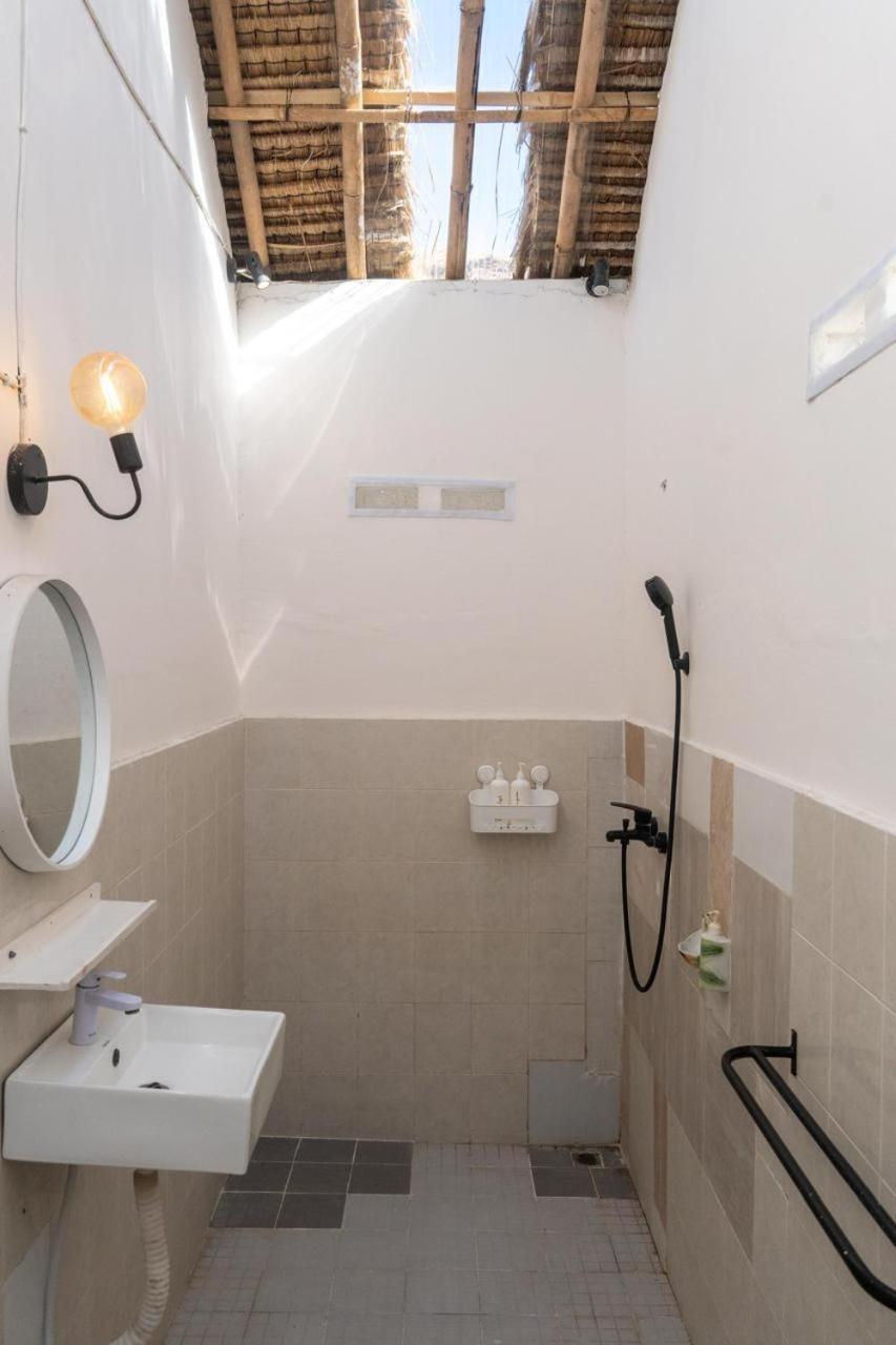 Surf Shack Grupuk Hotell Bumbang Eksteriør bilde
